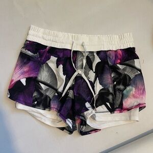 Calia by Carrie Underwood Shorts Small White Floral Watercolor Purple Black